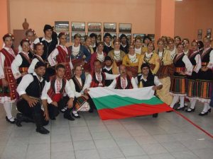 Клуб по народни танци "Плетеница"