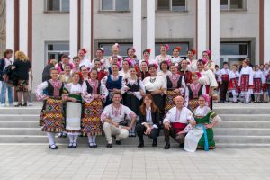 Подуенска китка на Шопски наниз