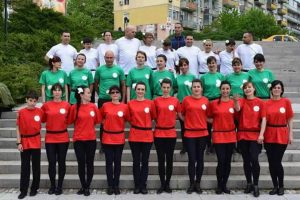 Школа "Сръчница" в цветовете на националния флаг